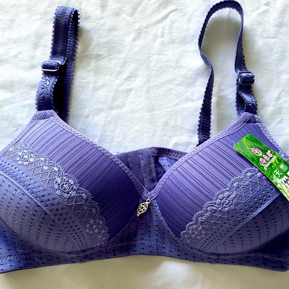 NWT Woman purple bra - Picture 2 of 4
